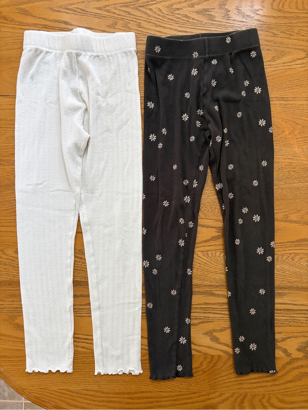 Girls white and daisy floral organic cotton ribbed and pointelle leggings 12